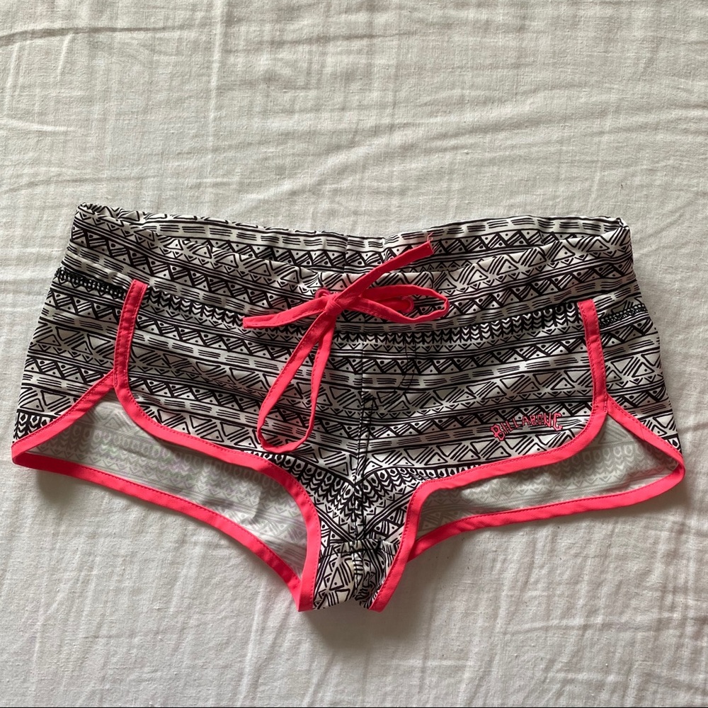Cute Billabong boardshorts barely used